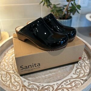 Sanita. The Original Danish Clog. Black. Patent Leather. NEW.